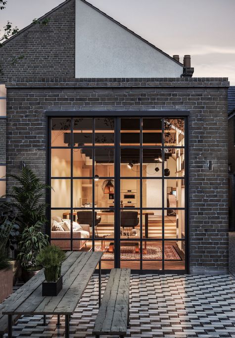 Extension CGI from rear into living area